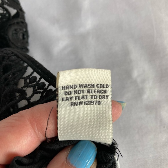 Jealous Tomato Stripped Crochet Cropped Top Size Small - Picture 9 of 11